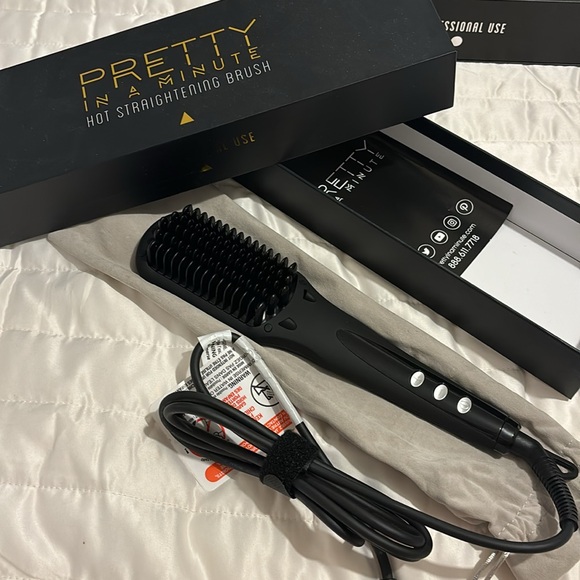 Pretty in a Minute - Hot Straightening Brush - Picture 3 of 3